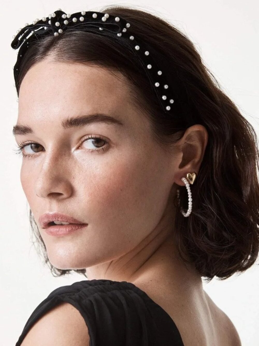 New Lele Sadoughi Imitation Faux Pearls Ribbon Bow Velvet Jet Headband NWOT